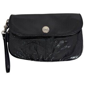 COACH Pleated Black Patent Wristlet Flap Snap Closure Clutch Logo Accent + Tag